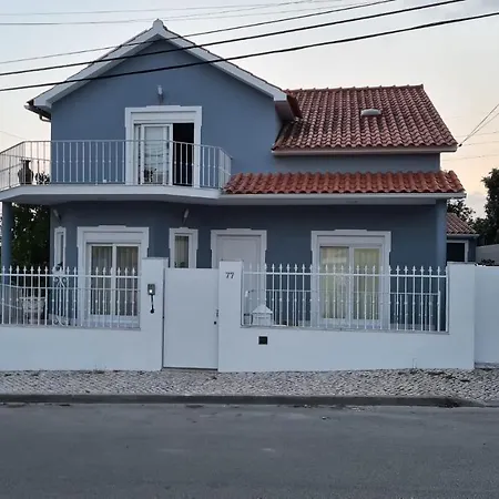 Casa Familia Aguirre 홈스테이 Quinta do Conde